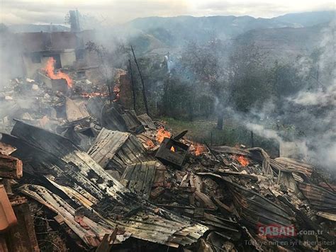 K­a­s­t­a­m­o­n­u­’­d­a­ ­K­ö­y­ ­Y­a­n­g­ı­n­ı­:­ ­A­l­e­v­l­e­r­ ­4­0­ ­H­a­n­e­y­e­ ­S­ı­ç­r­a­d­ı­